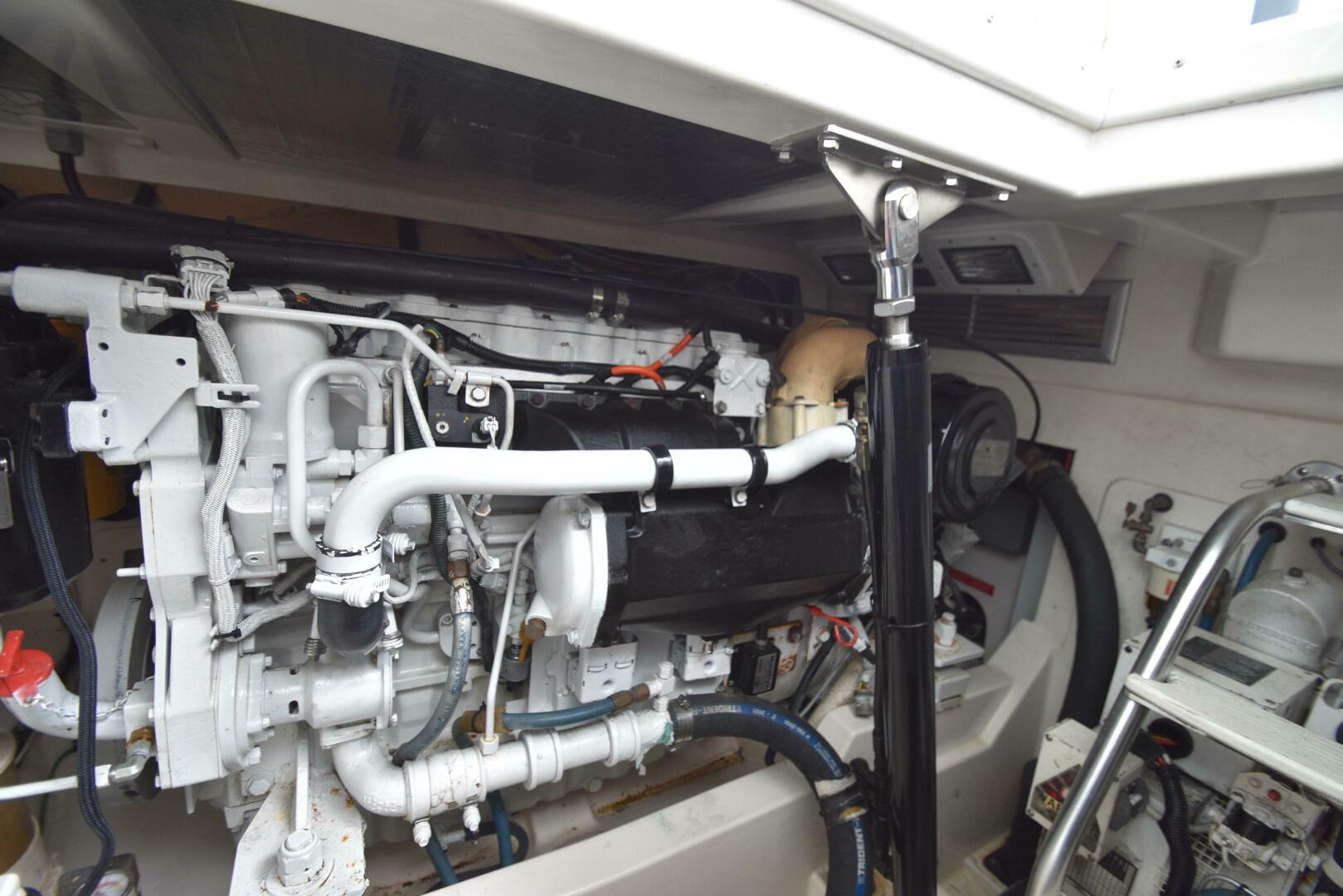 2001 Cabo 35 Express - Image 30
