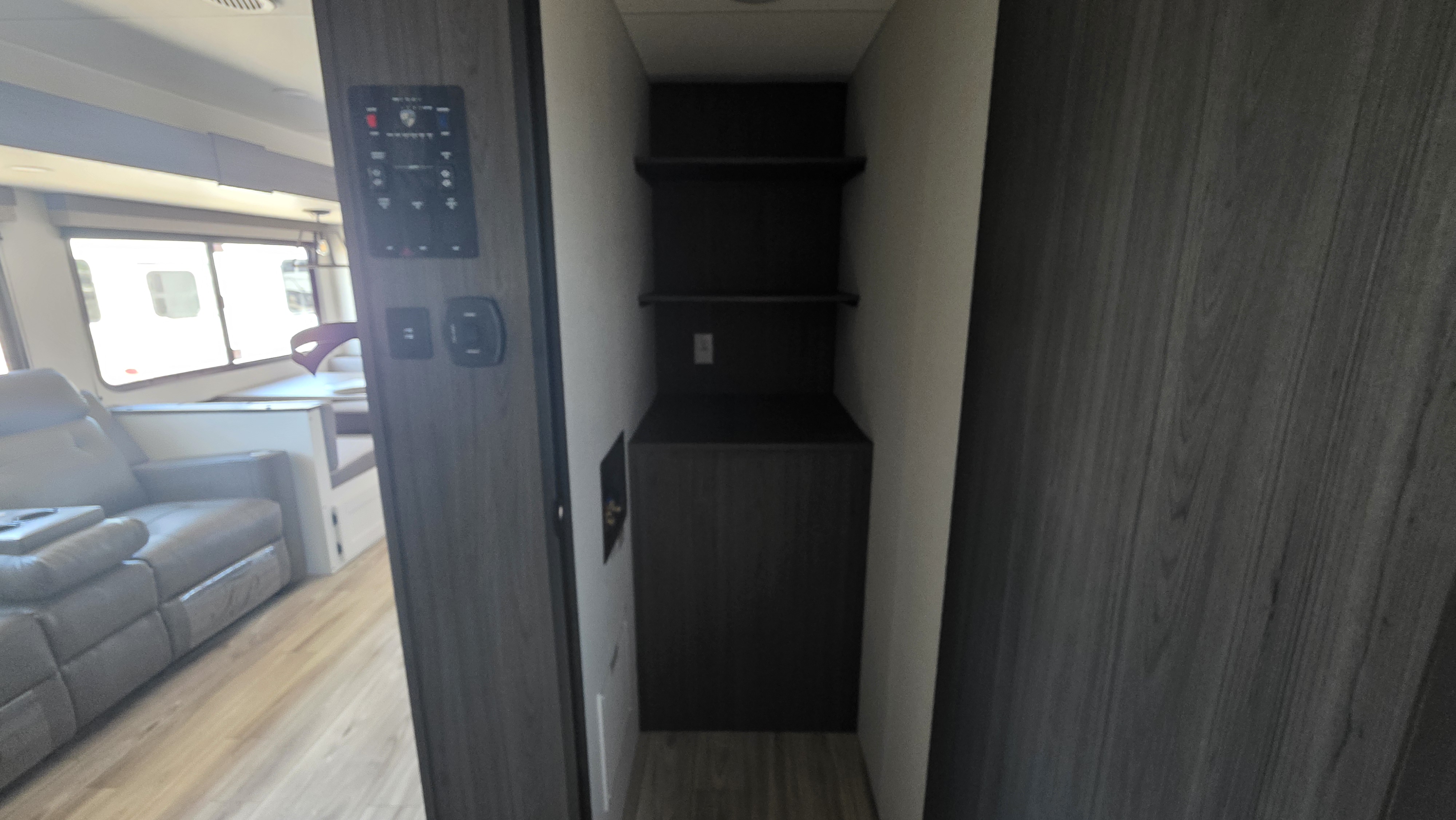 2027 VENTURE RV SIENNA 311VDB - Image 23