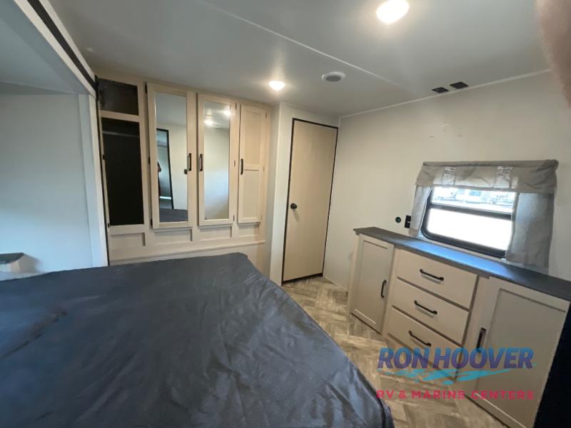 2023 Palomino Puma 32BHFS - Image 17