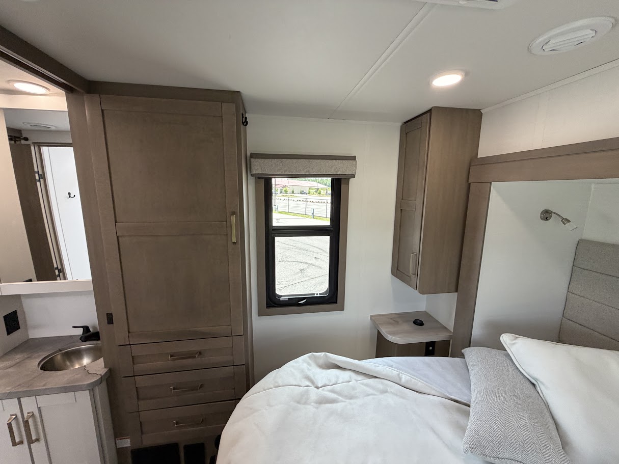 2027 JAYCO GREYHAWK 30Z - Image 39