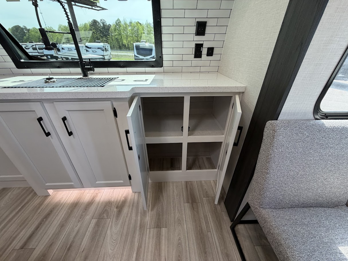 2026 VENTURE RV SPORTTREK 333VFK - Image 39