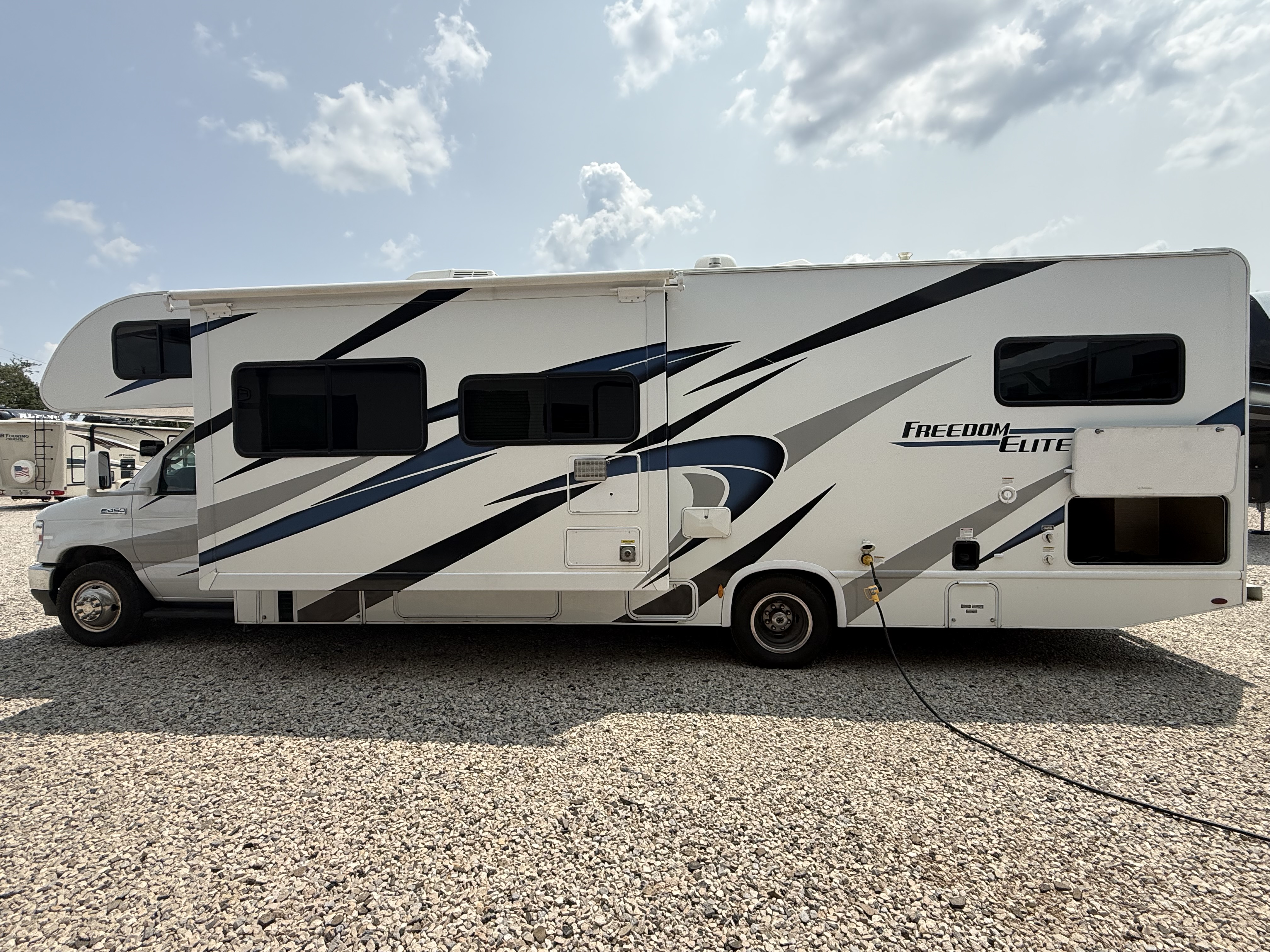 2021 Thor Motor Coach Freedom Elite 30FE - Image 4