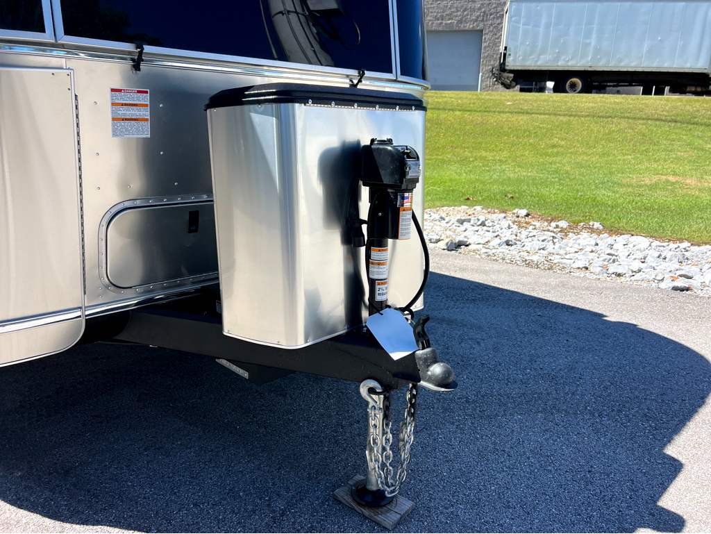 2027 AIRSTREAM INTERNATIONAL 27FBQ - Image 24