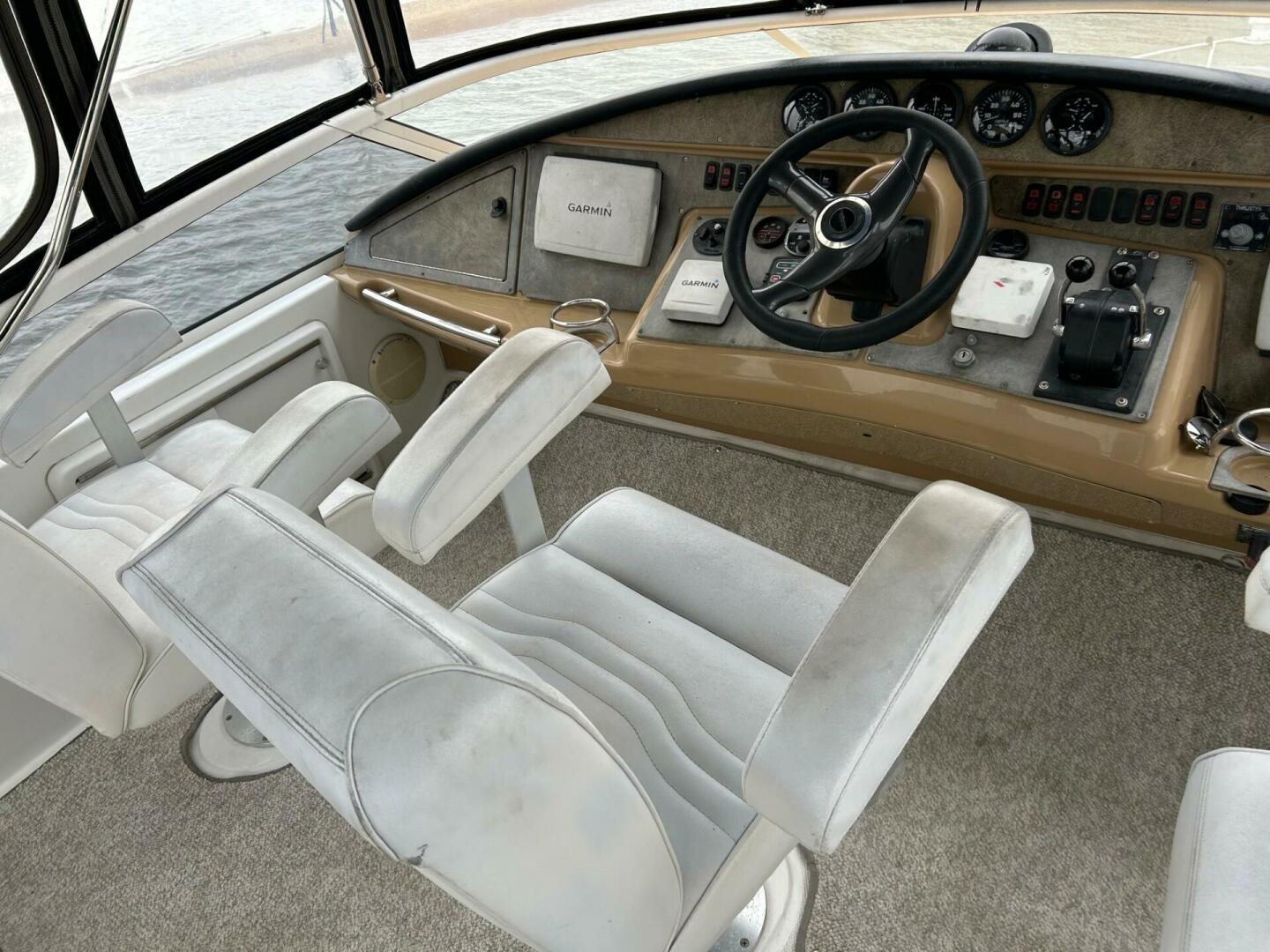 2003 Carver 360 Sport Sedan - Image 24