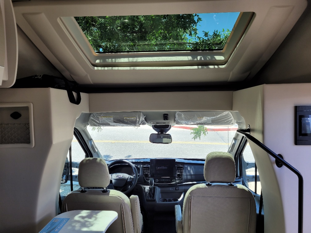 2027 Thor Motor Coach Gemini AWD 24JG - Image 5