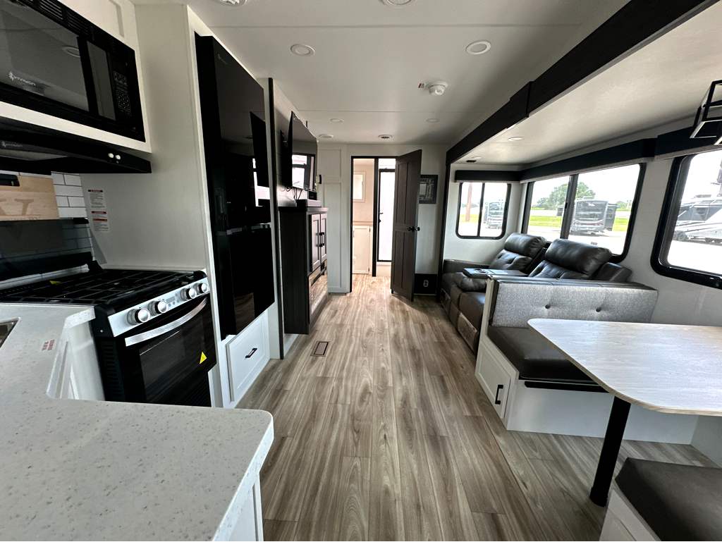 2027 VENTURE RV SPORTTREK 292VRB - Image 25