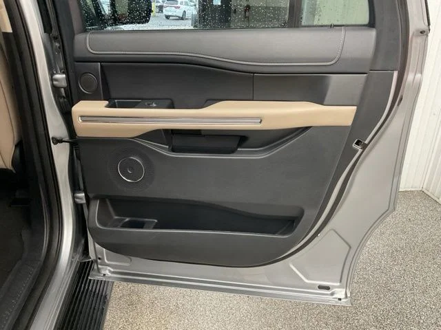 2024 Ford Expedition Utility 4D Limited 4WD V6 Turbo - Image 25
