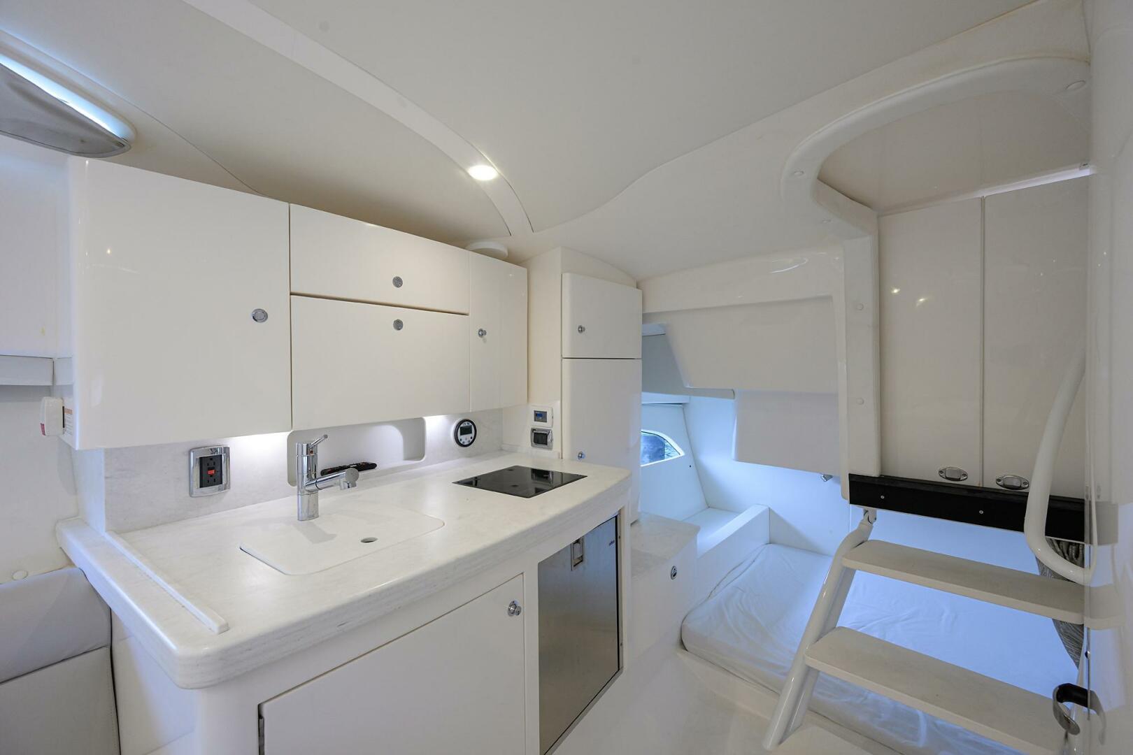 2023 Intrepid 41 Valor - Image 32