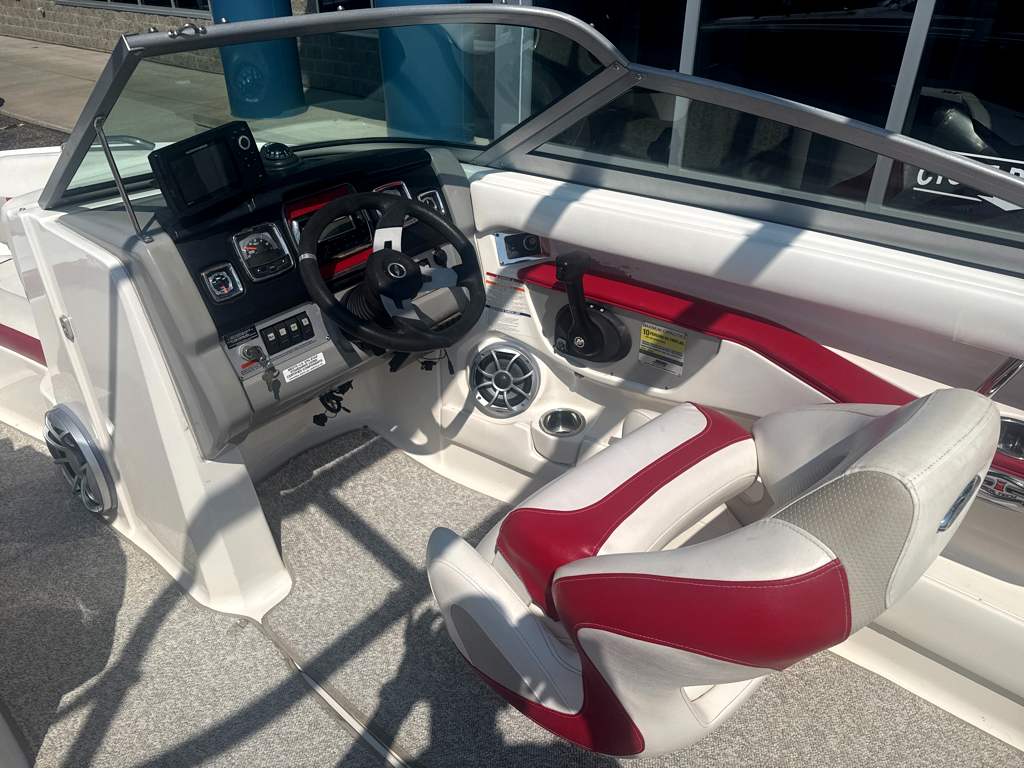 2010 Chaparral 206 SSI - Image 16
