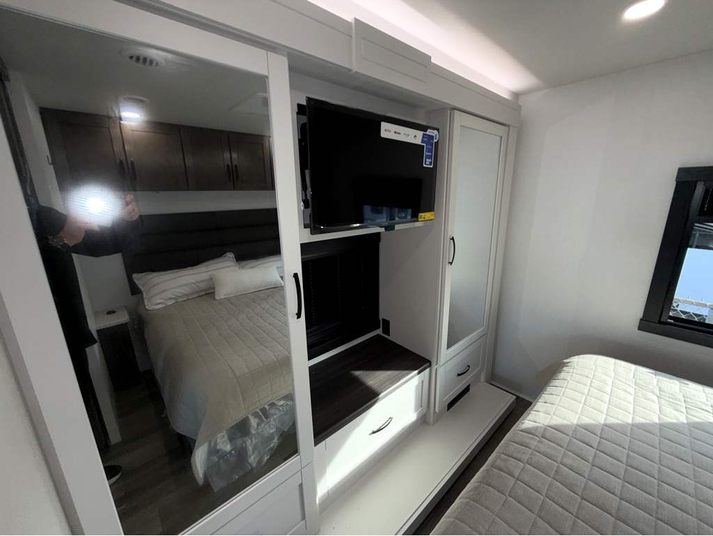 2026 ENTEGRA COACH VISION XL 34G - Image 32