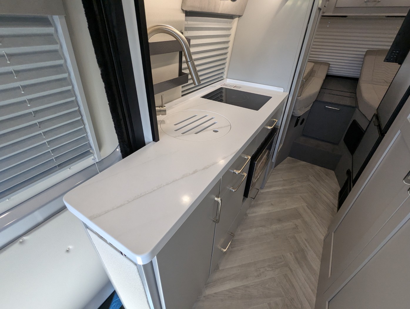 2025 Coachmen Galleria Li3 24A - Image 19