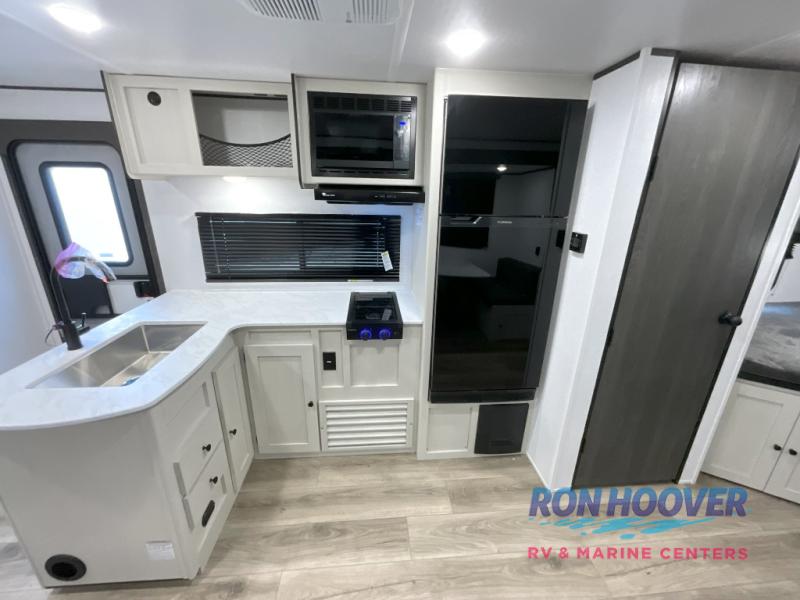 2025 COACHMEN SPIRIT 26BH - Image 11