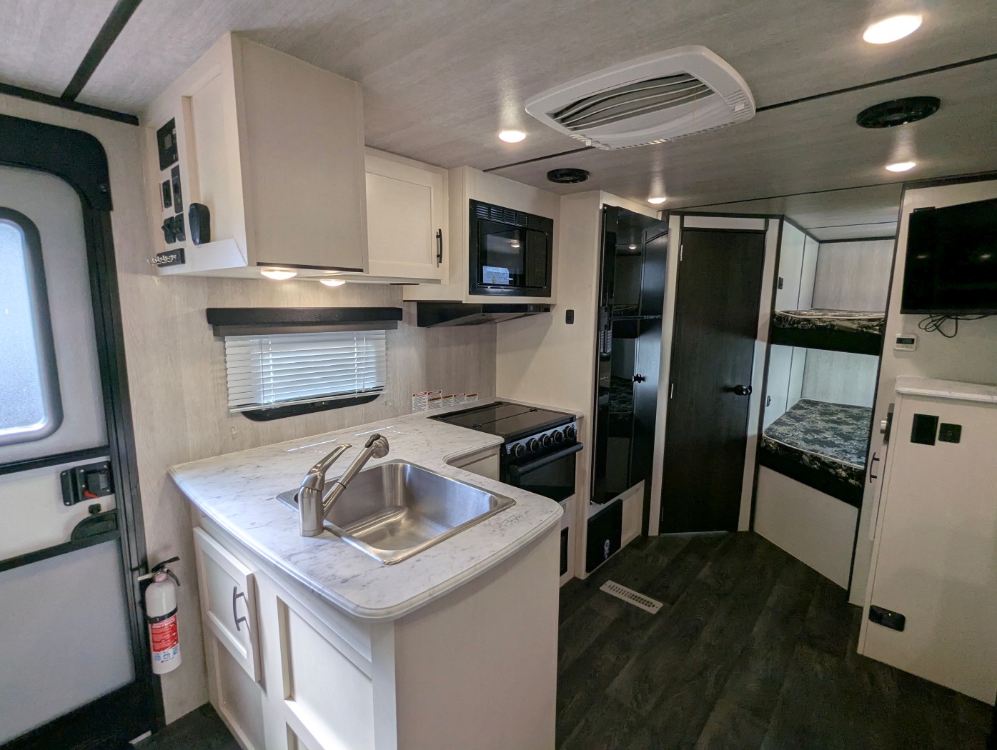 2024 Genesis Supreme Surfside Limited 25BHS - Image 13
