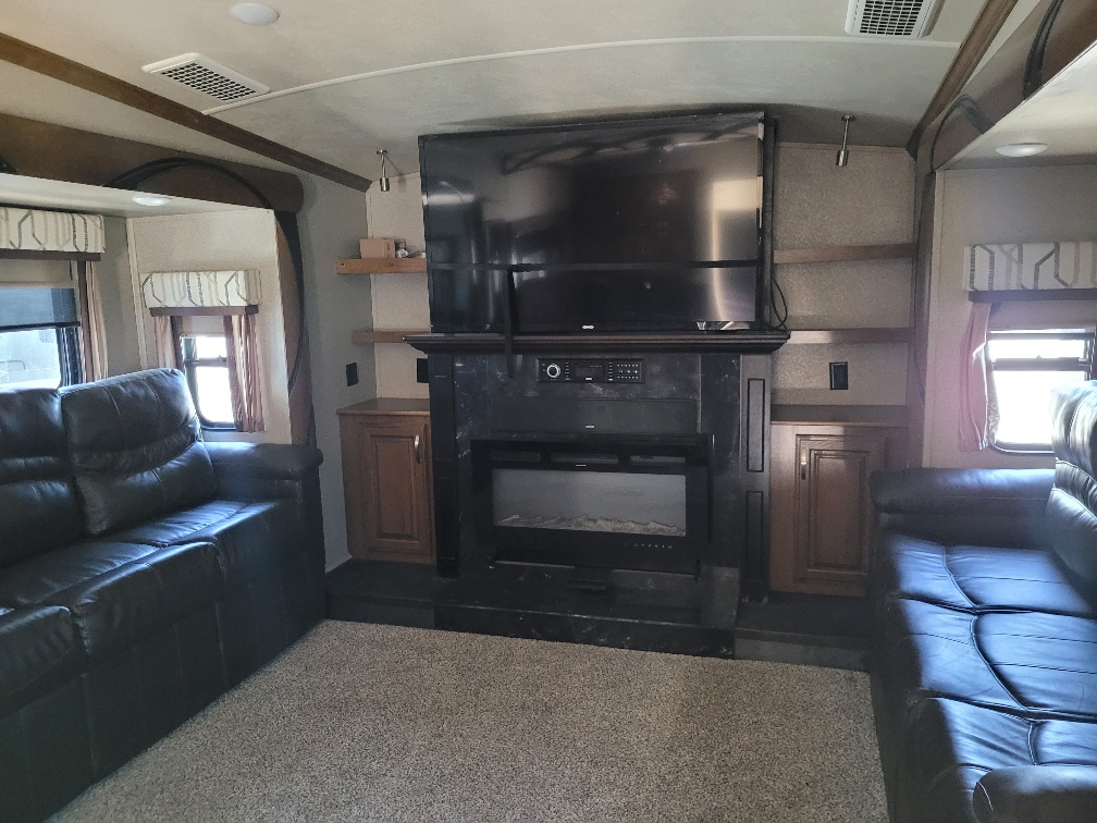 2019 Forest River Cedar Creek Hathaway Edition 38FLX - Image 11