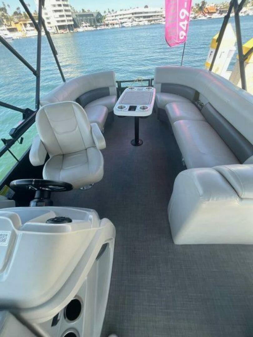 2024 Vision WX Tritoon - Image 331