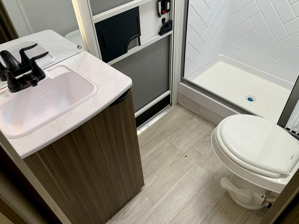 2025 FOREST RIVER 263BHXLX - Image 34