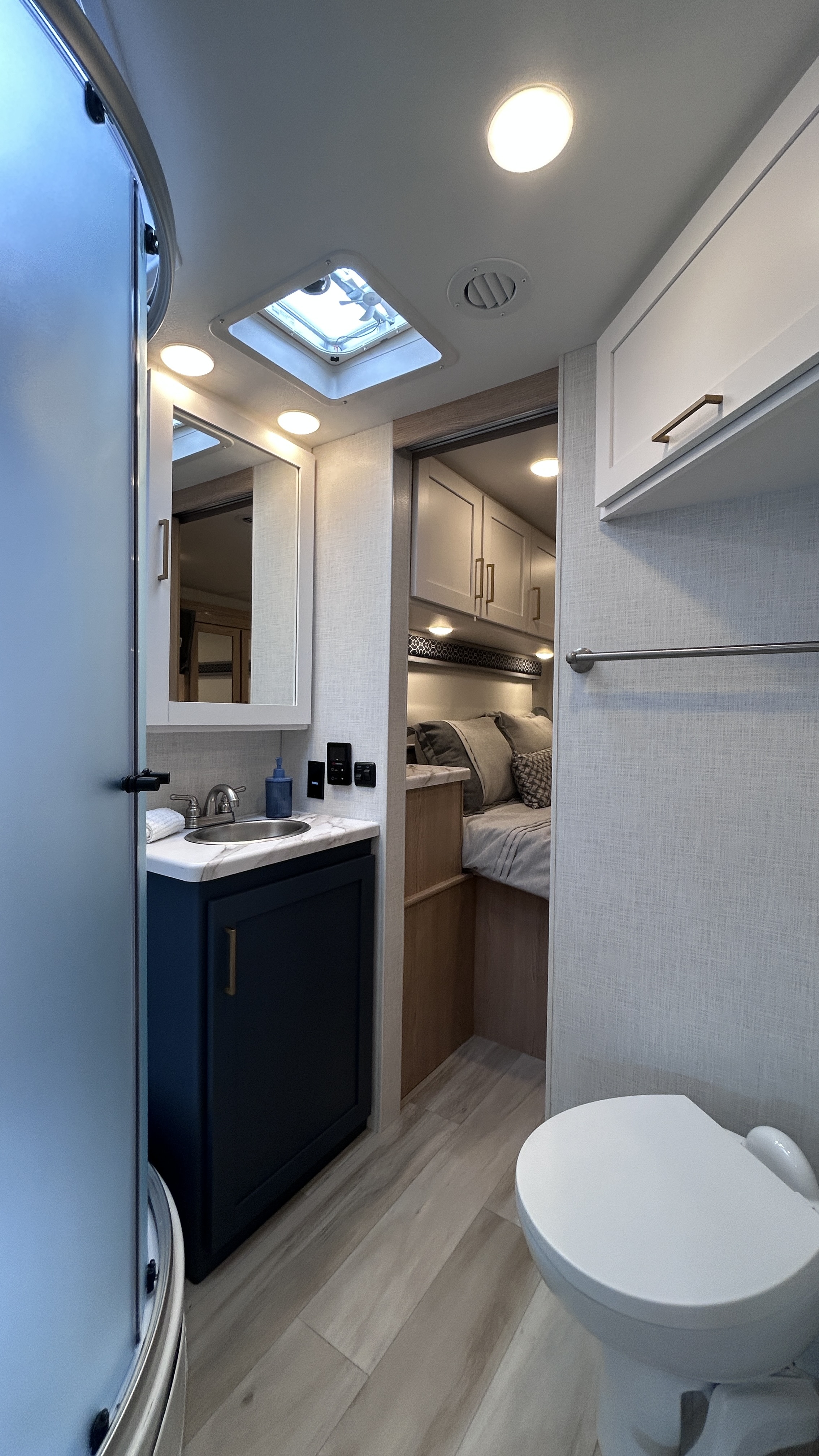 2026 Thor Motor Coach Quantum LF31 - Image 18