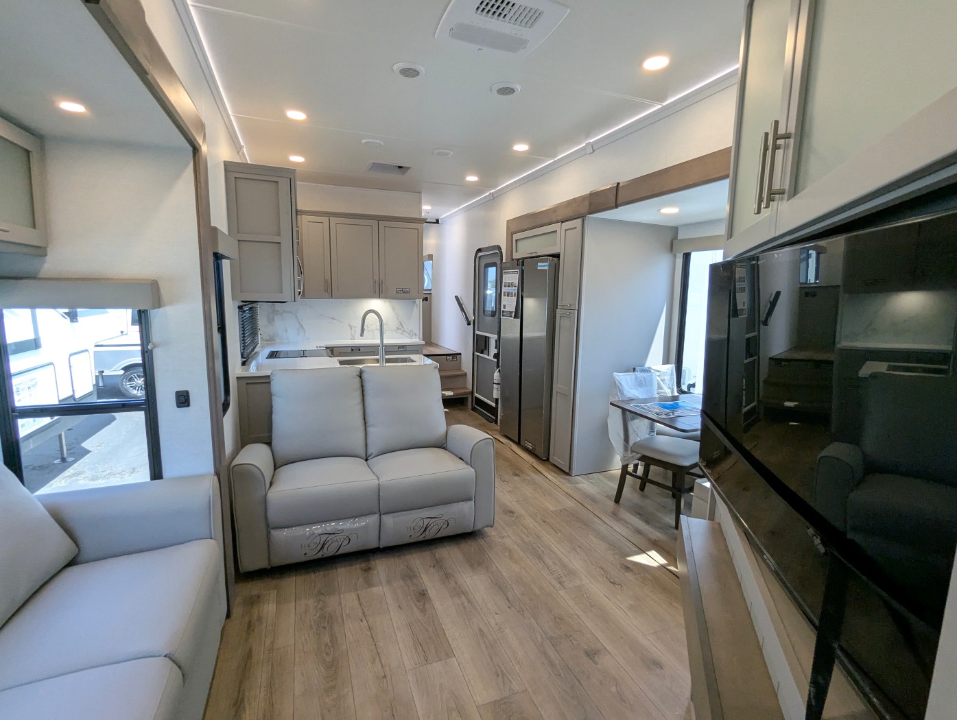 2026 Alliance RV Avenue 38DBL - Image 36