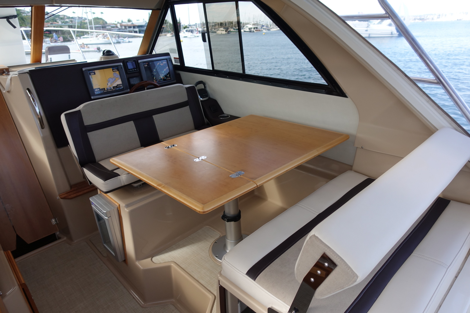 2015 Cutwater 30 Sedan - Image 6