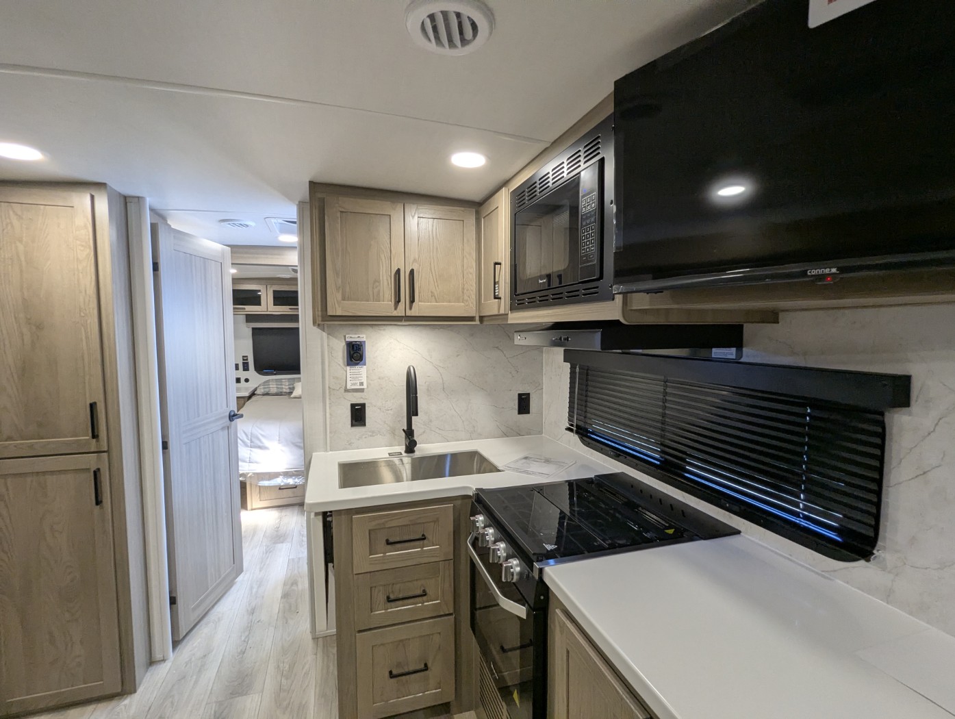 2027 Forest River Rockwood Ultra Lite 2618RD - Image 14