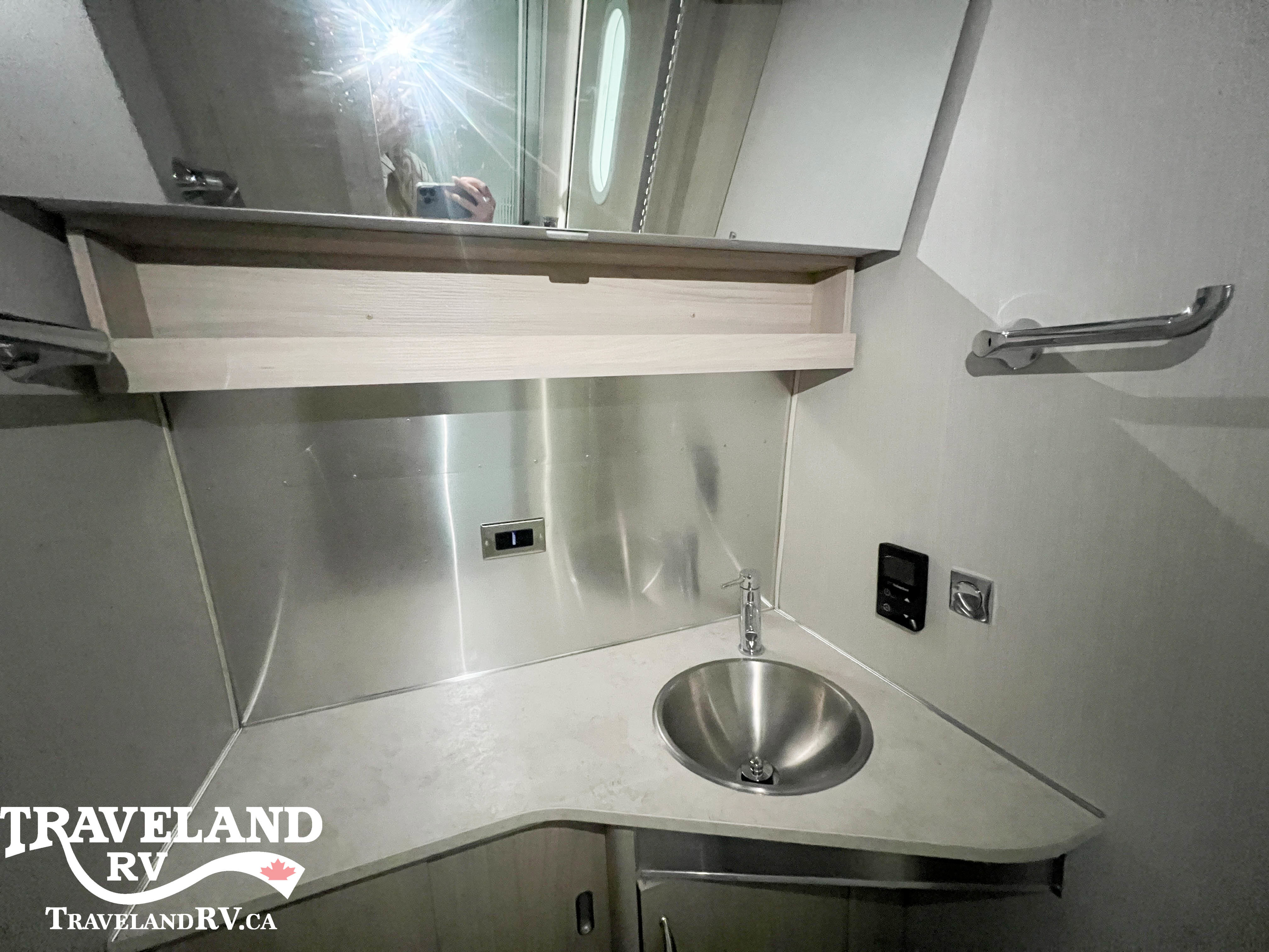2025 Airstream Globetrotter 25FB - Image 24
