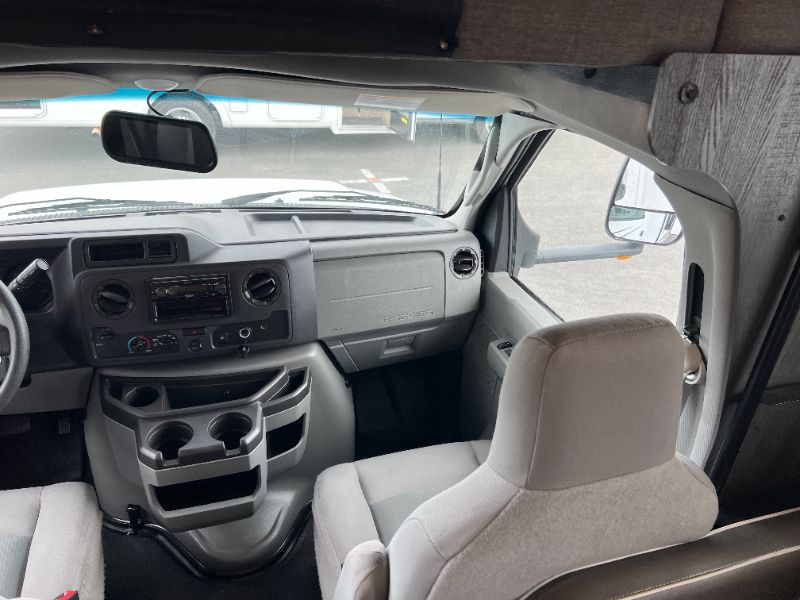 2024 Forest River Sunseeker LE 2950LE - Image 6