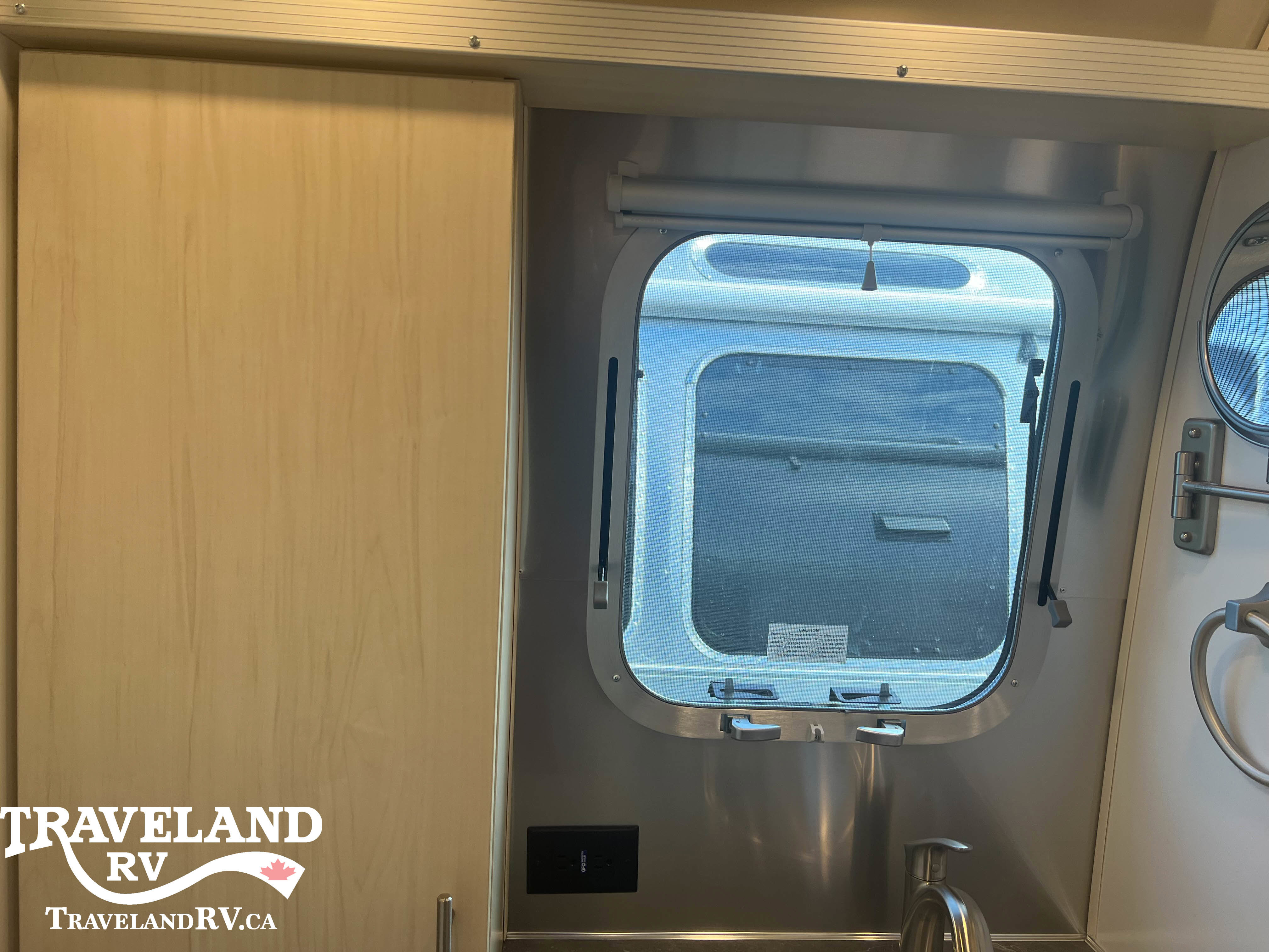 2026 Airstream Flying Cloud 27FB - Image 29