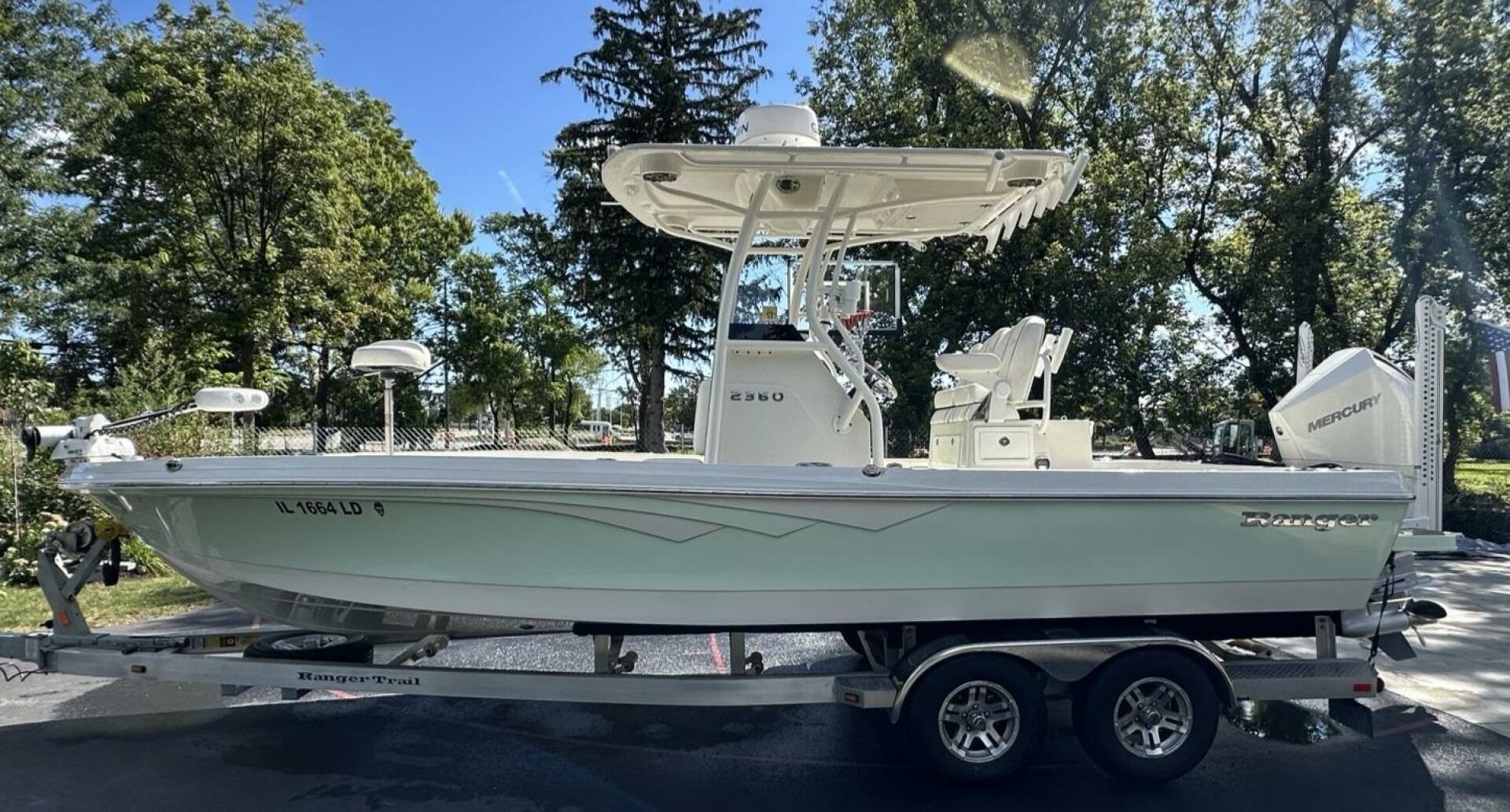 2022 Ranger 2360 Bay - Image 13