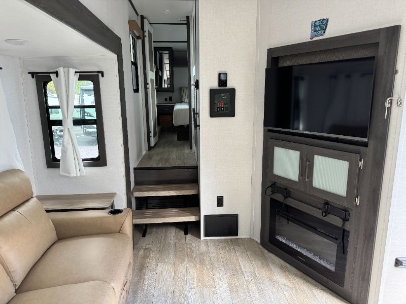 2025 Forest River Impression 235RW - Image 7