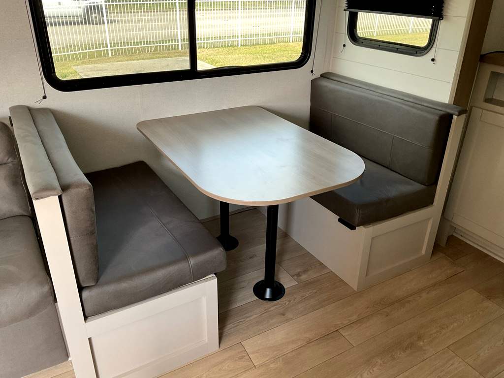 2027 JAYCO Jay Flight 262RLS - Image 13