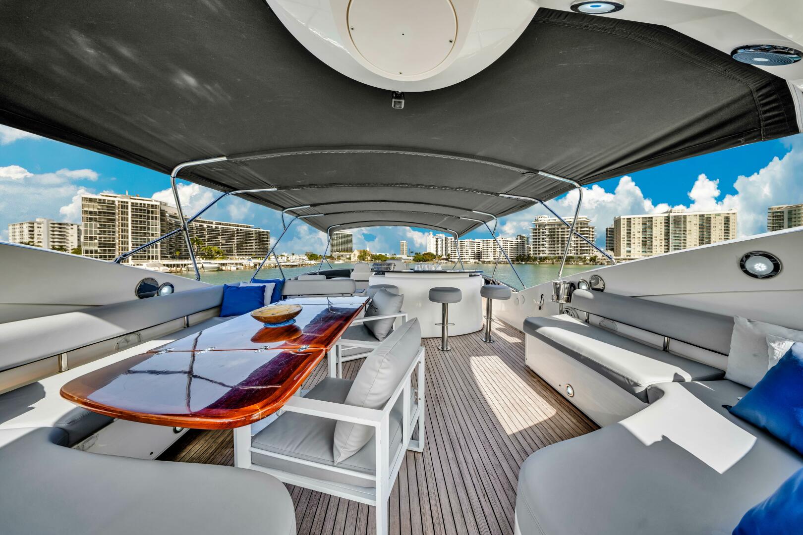 2003 Sunseeker 94 Motor Yacht - Image 11