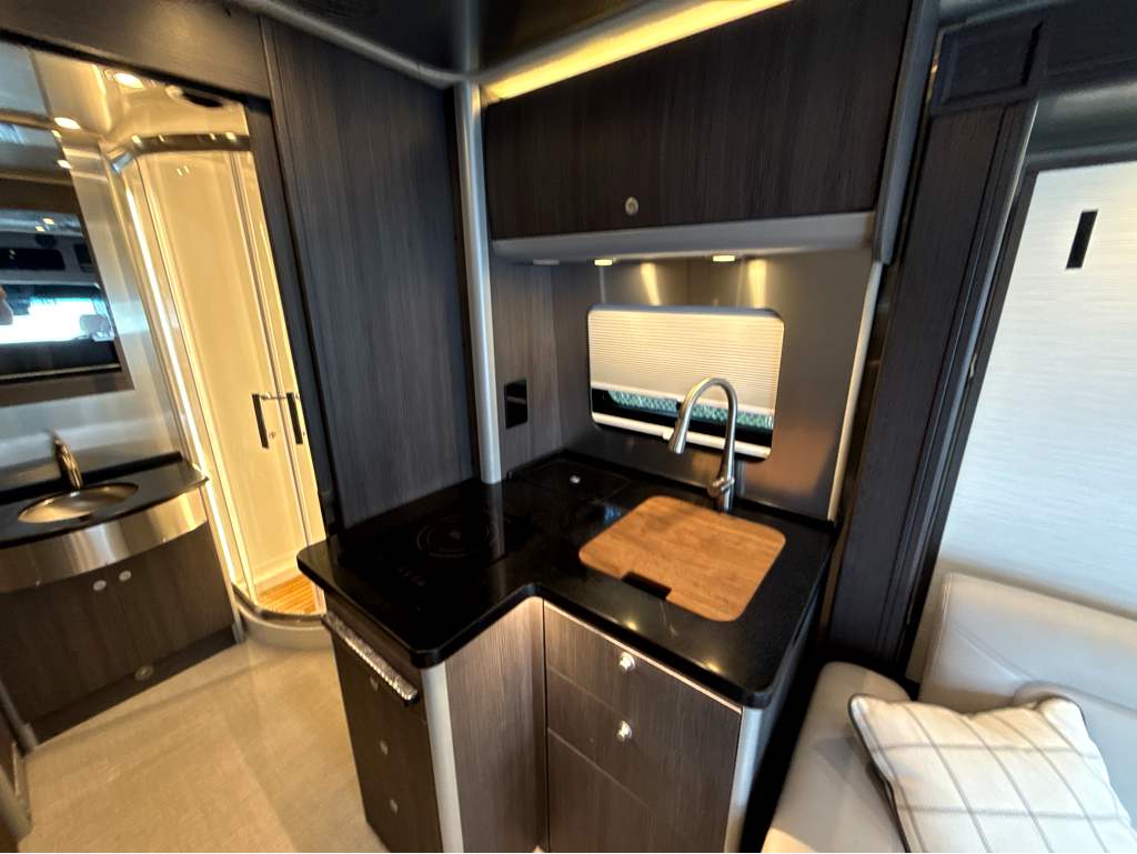 2023 AIRSTREAM ATLAS - Image 9