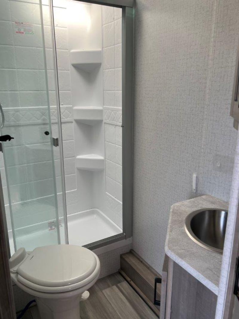 2022 Winnebago Voyage V3033BH - Image 14