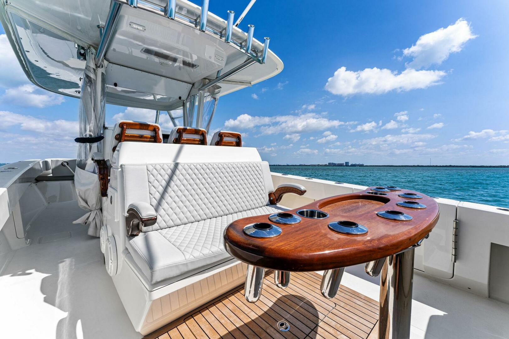 2015 Bahama 41 - Image 37