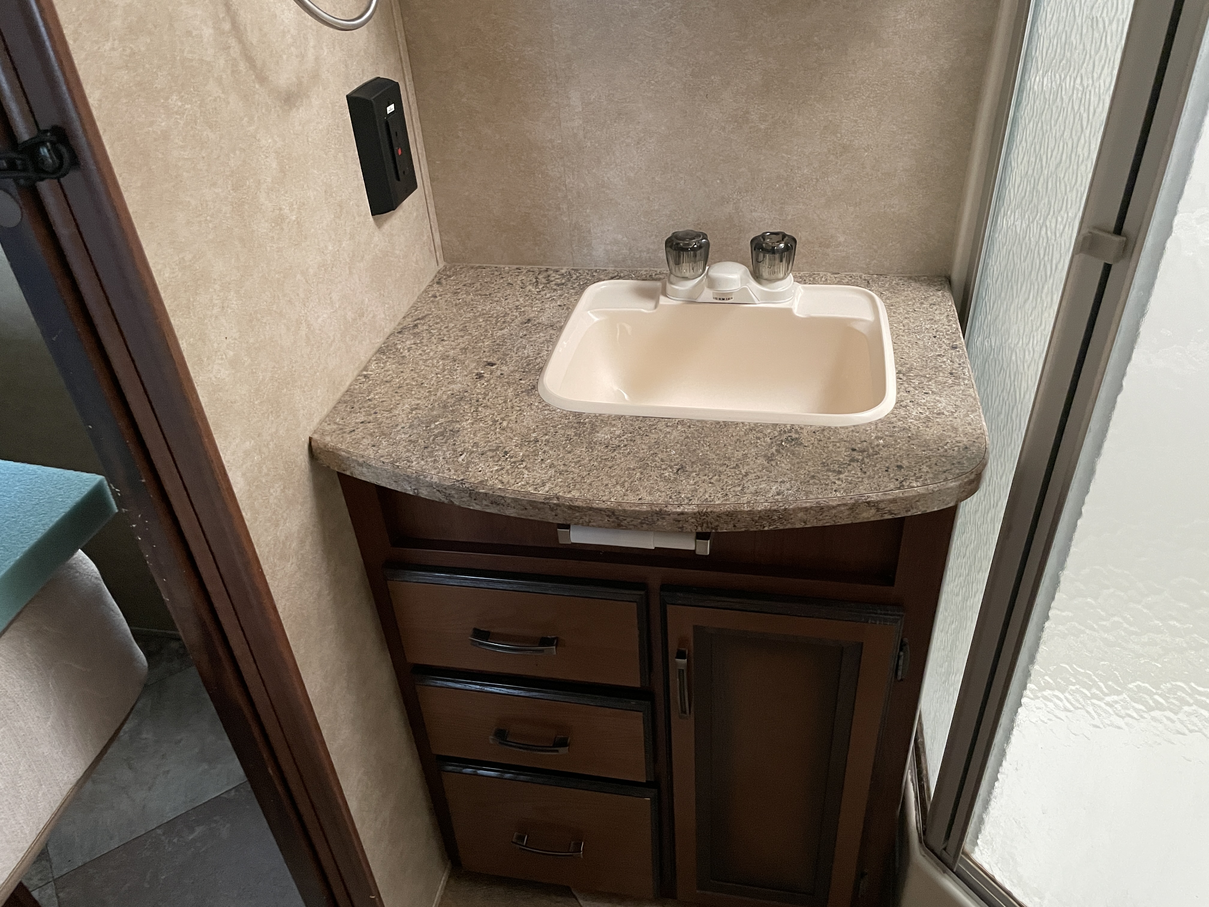 2014 CrossRoads Zinger ZT33BH - Image 16