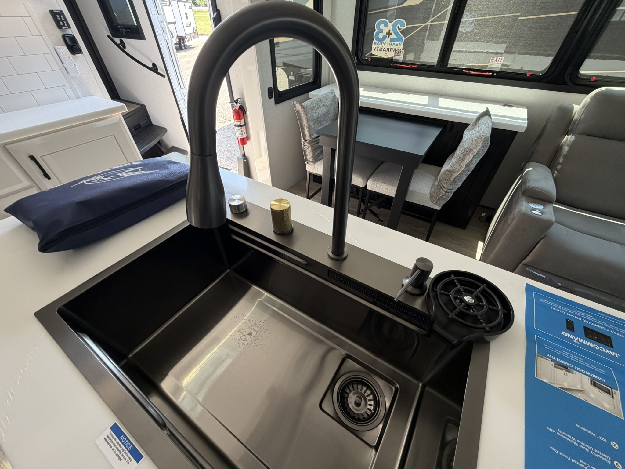 2027 JAYCO PINNACLE 32RLTS - Image 33
