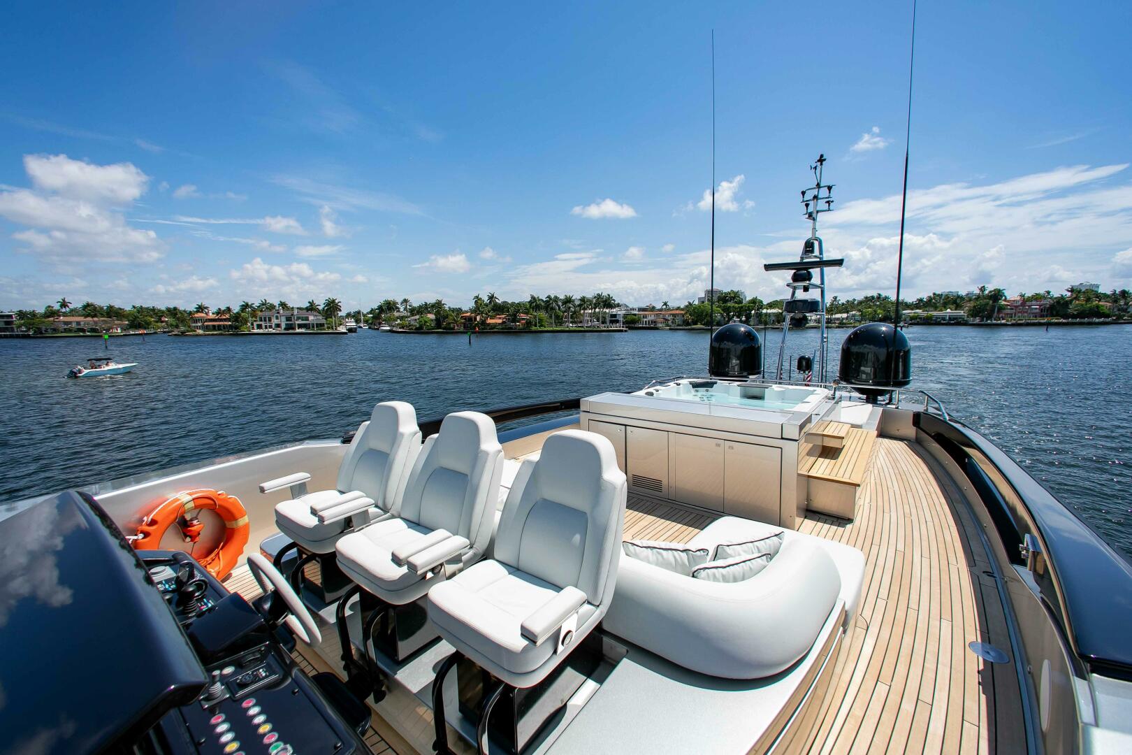 2014 Riva Mythos - Image 2