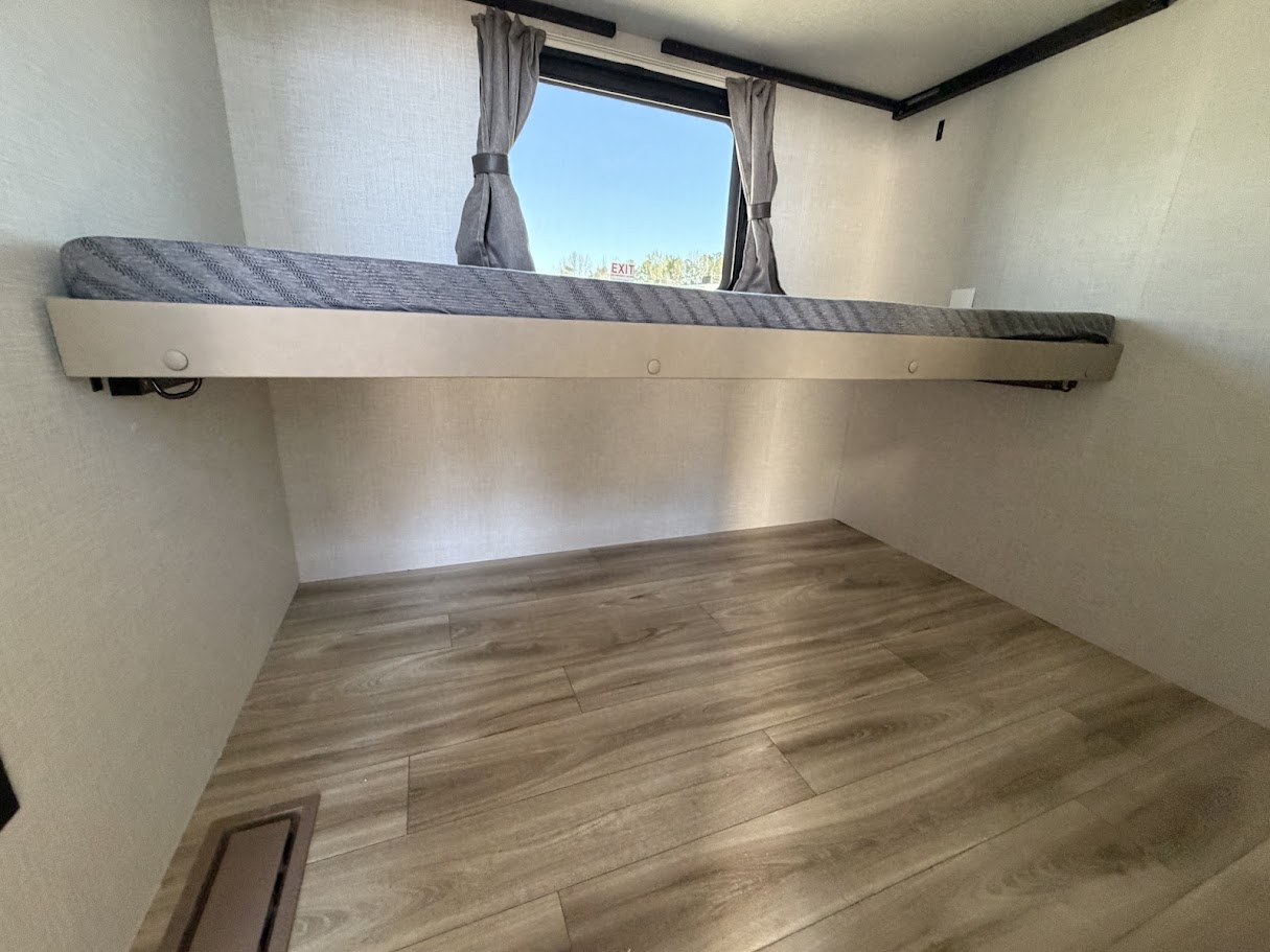 2026 VENTURE RV SPORTTREK 363VFR - Image 36