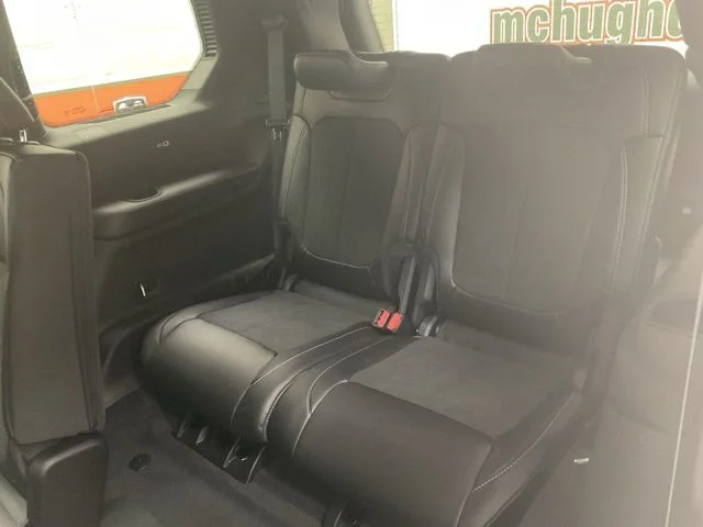 2026 Jeep Grand-Cherokee-L Laredo Altitude 4x4 - Image 24