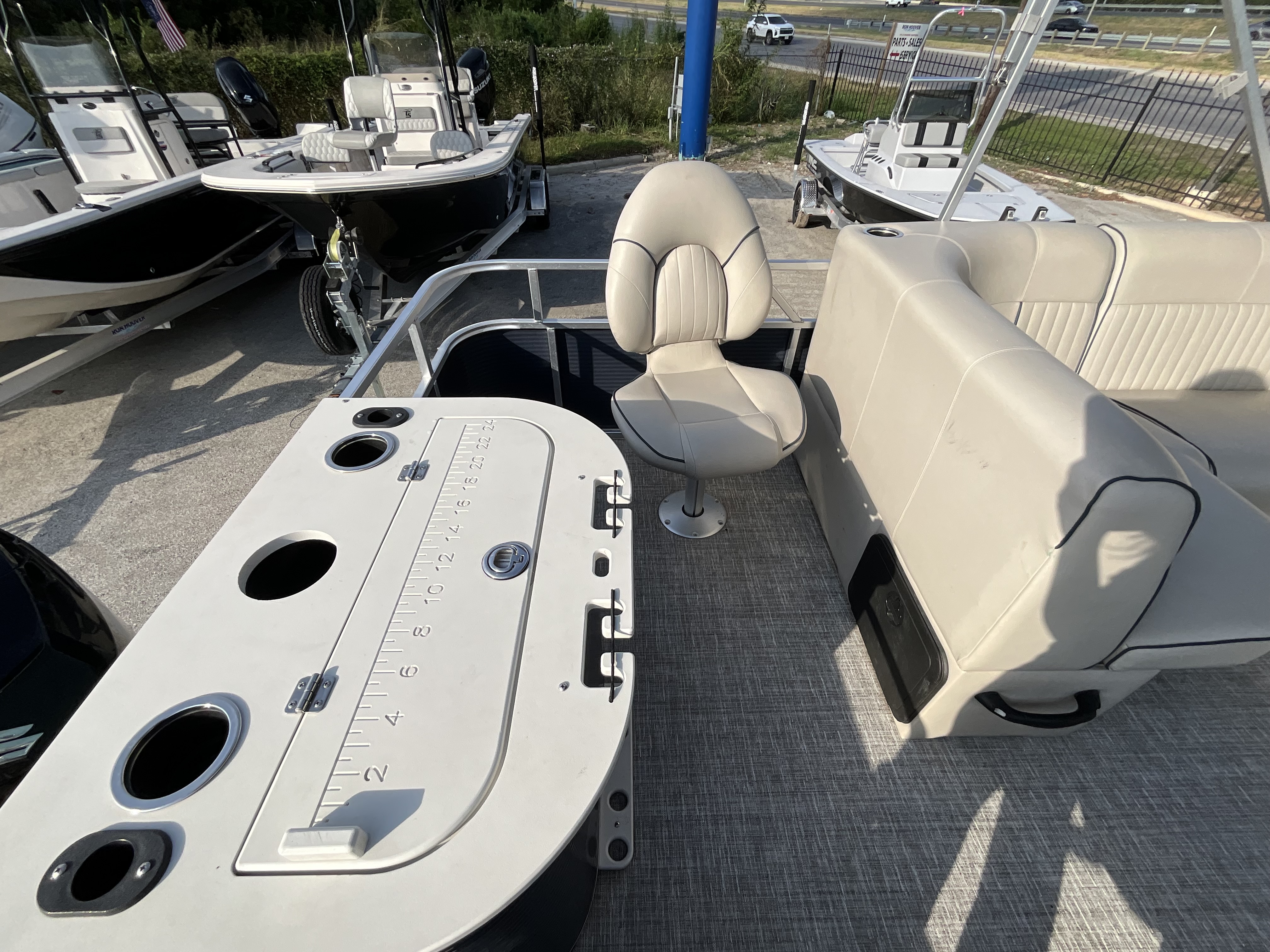2021 APEX MARINE QWEST 820 FAMILY FISH - Image 11
