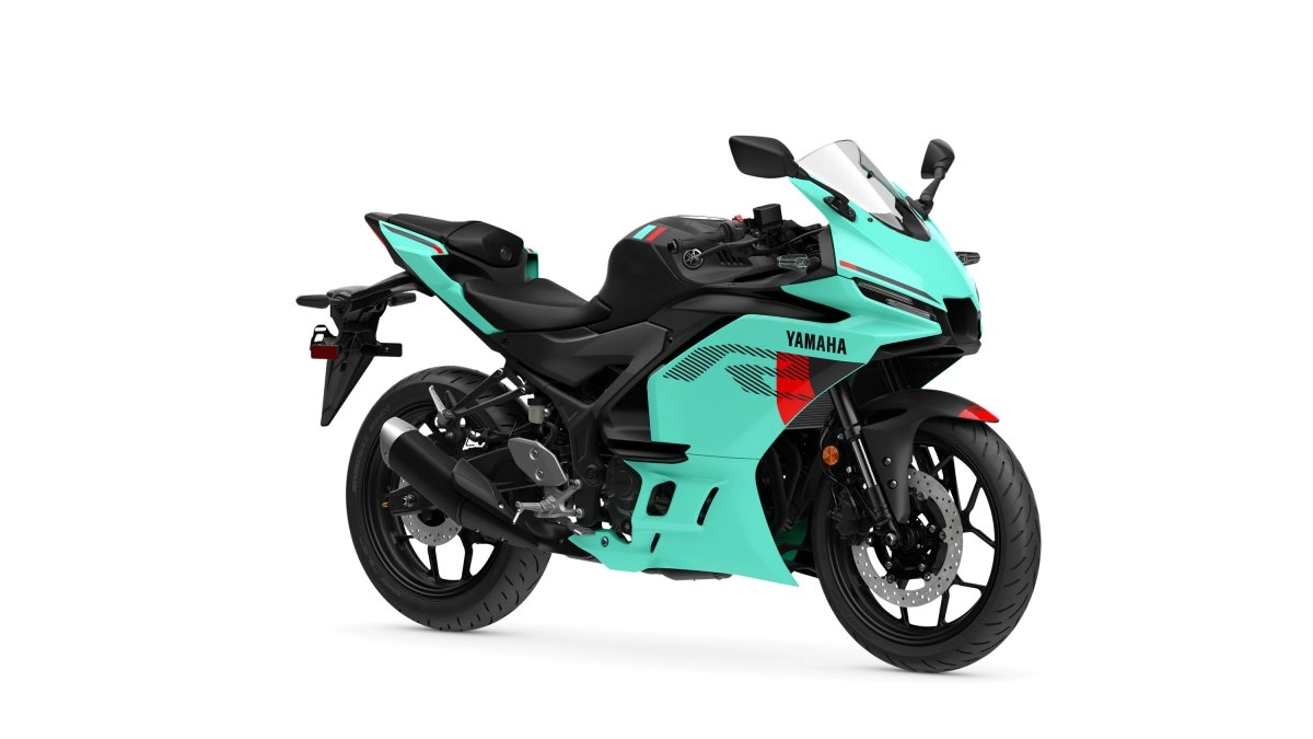 2027 Yamaha YZF R3 - Stock Image 7
