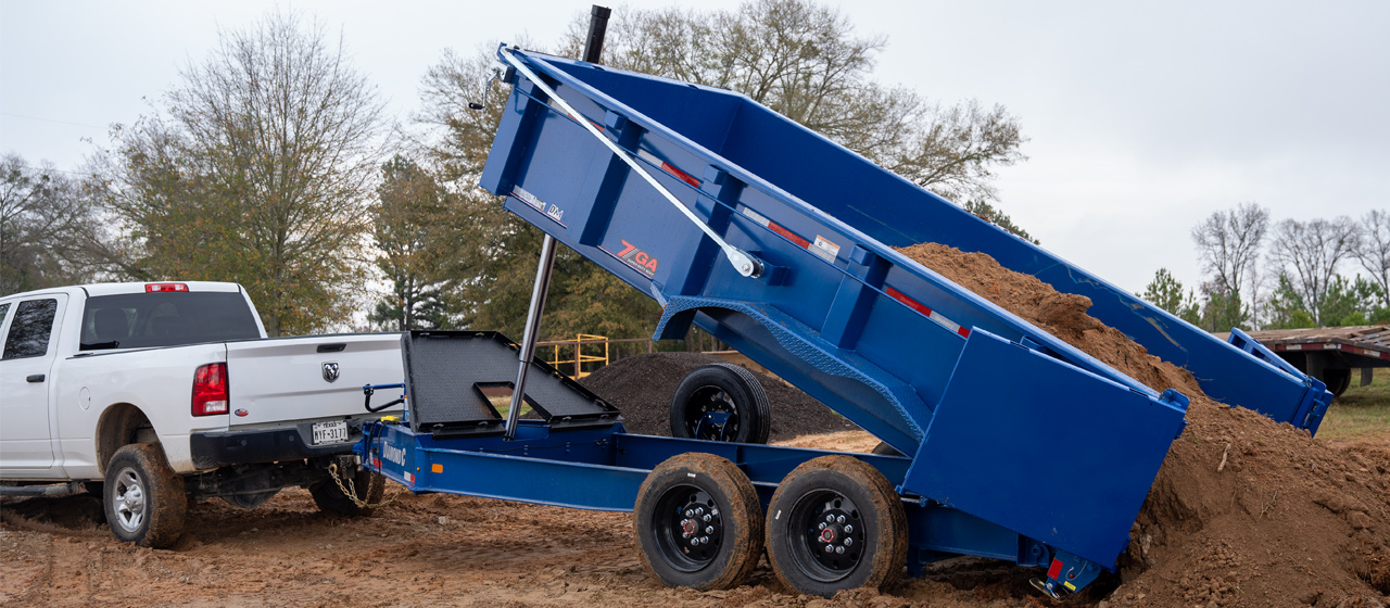 2027 DIAMOND C LPT 207 - Stock Image 3