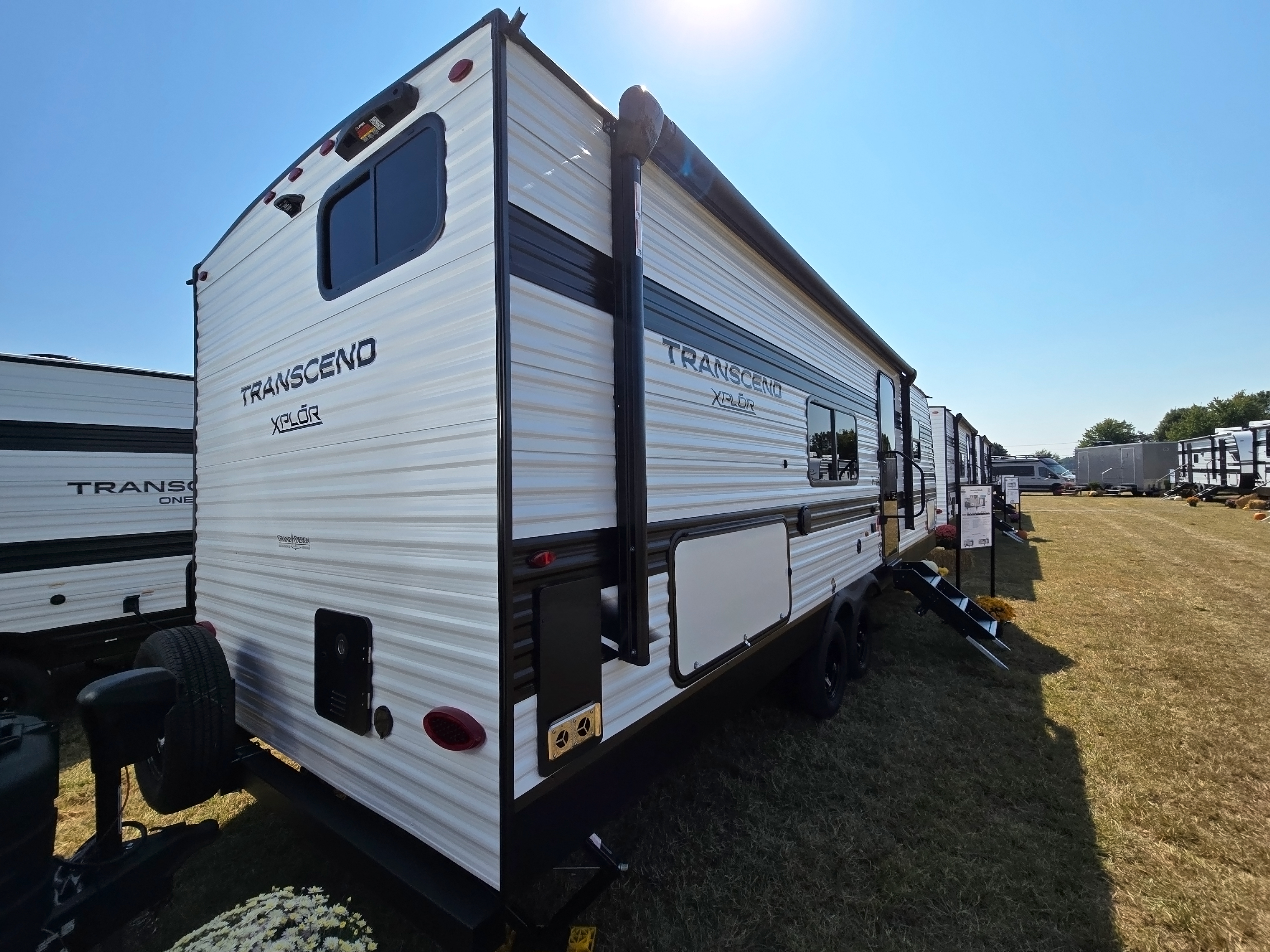 2027 GRAND DESIGN TRANSCEND 27DBX - Stock Image 2
