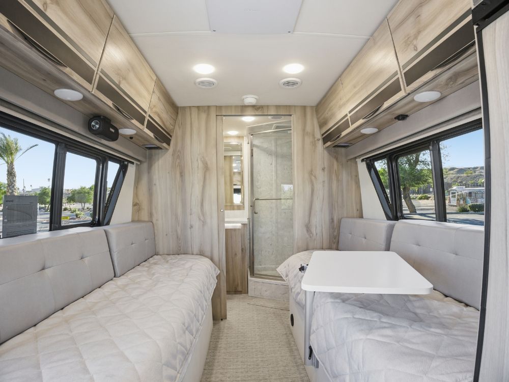 2027 Chinook Concourse MT AWD 4S - Image 3