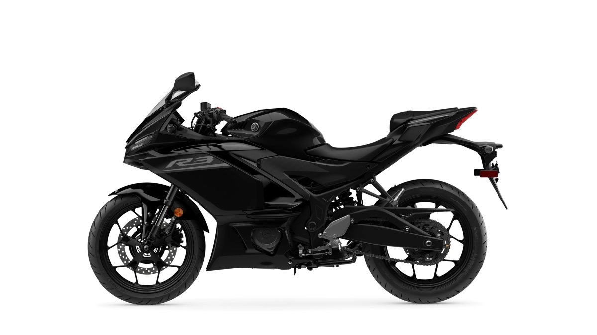 2027 Yamaha YZF R3 - Stock Image 4