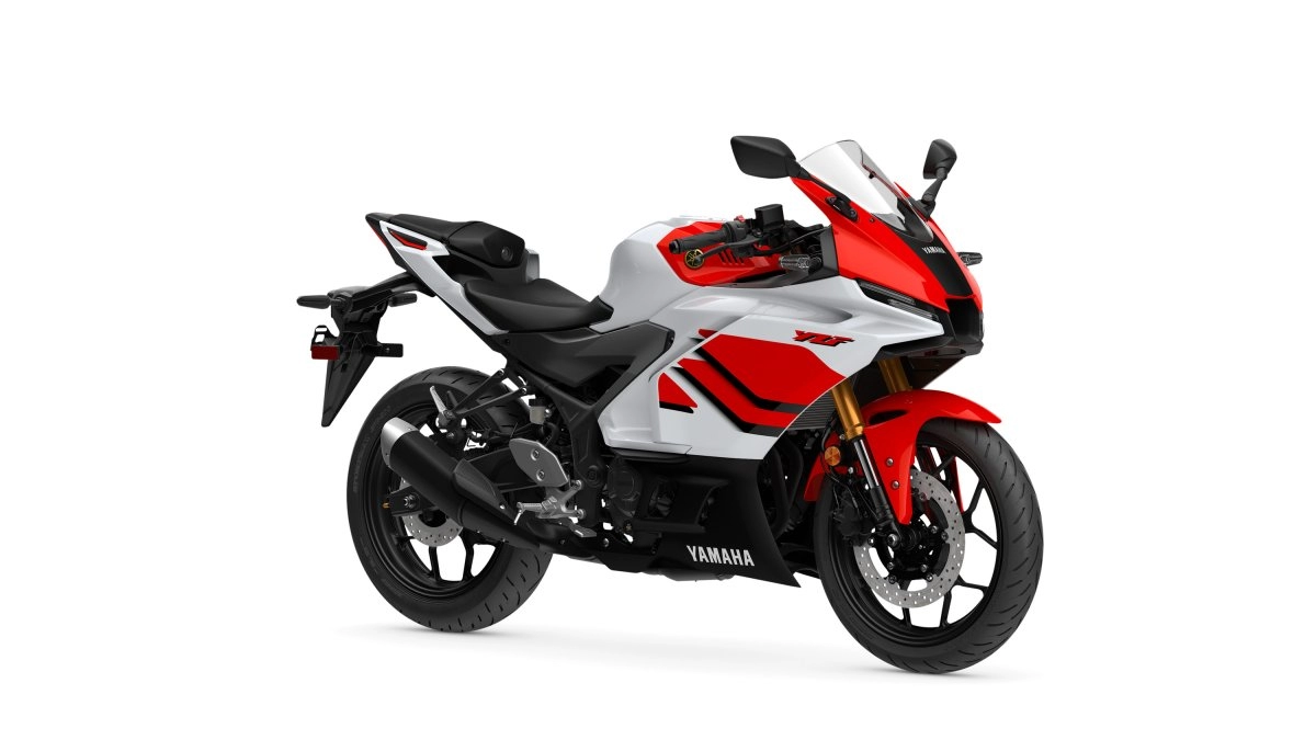 2027 Yamaha YZF R3 - Stock Image 9